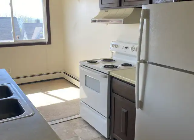 Property at 1301 E 4th St Unit 303, Duluth, MN, 55805, 2 beds, 1 bath, [object Object]