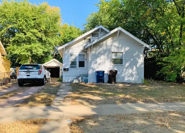 Property at 216 W 12th Ave, Mitchell, SD, 57301, 2 beds, 1 bath, [object Object]