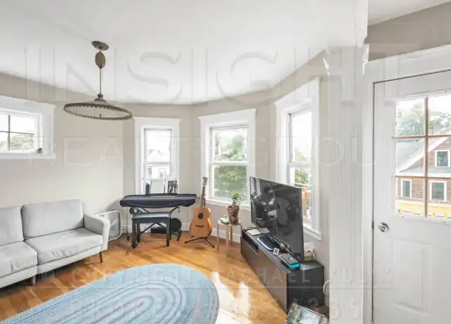 Property at 42 Sheffield Rd, Roslindale, MA, 02131, 2 beds, 1 bath, [object Object]