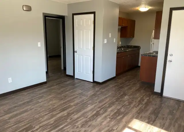Property at 1648 5th St Unit 1684-5, Coralville, IA, 52241, 2 beds, 1 bath, [object Object]