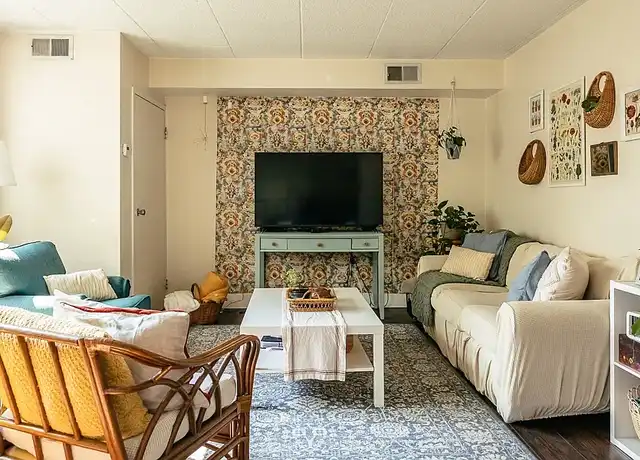 Property at Walnut on the Park - 5326 Pocusset St, Pittsburgh, PA, 15217, 2 beds, 1 bath, [object Object]