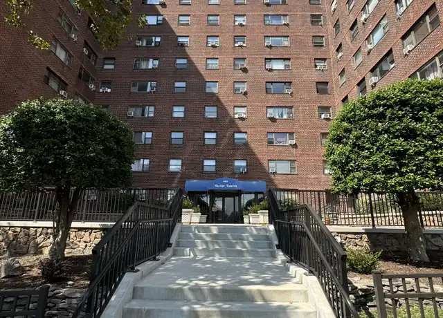 Property at 6515 JFK Blvd E Unit 5N, West New York, NJ, 07093, 2 beds, 1 bath, [object Object]