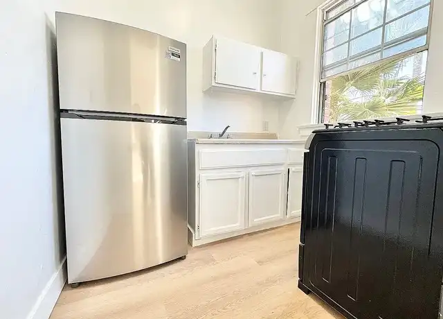 Property at Lake Street Apartments - 1110 S Lake St, Los Angeles, CA, 90006, 0 beds, 1 bath, [object Object]