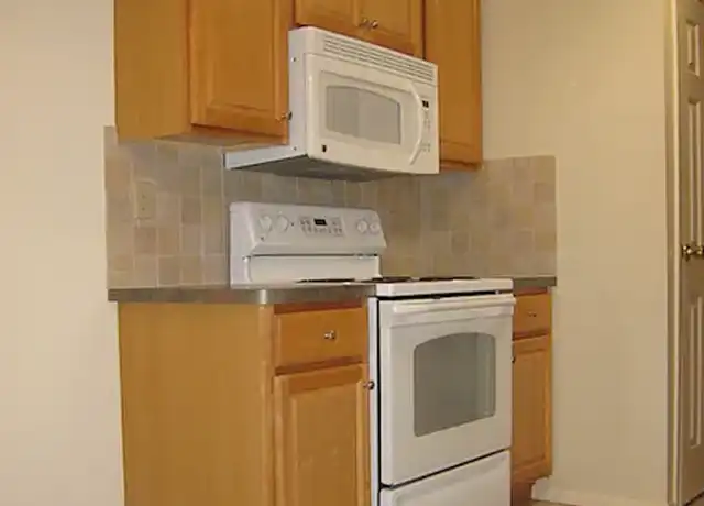 Property at Pine Crest Apartments - 170 Preston Rd, Milford, NJ, 08848, 1-2 bed, 1-1.5 bath, [object Object]