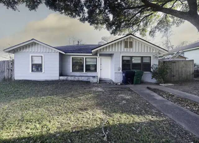 Property at 806 E Stone St, Brenham, TX, 77833, 3 beds, 2 baths, [object Object]