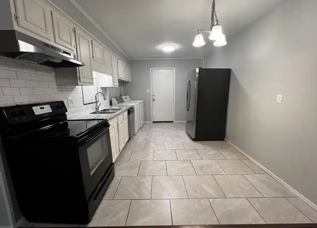Property at Morningside Apartments - 741 S Morningside Dr, Fayetteville, AR, 72701, 2 beds, 1 bath, [object Object]