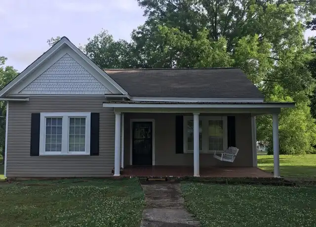 Property at 312 Clinton St SE, Jacksonville, AL, 36265, 3 beds, 3 baths, [object Object]