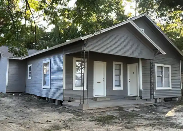 Property at 301 W College St, Athens, TX, 75751, 3 beds, 2 baths, [object Object]