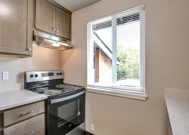 Photo of 1709 Blankenship Rd, West Linn, OR 97068