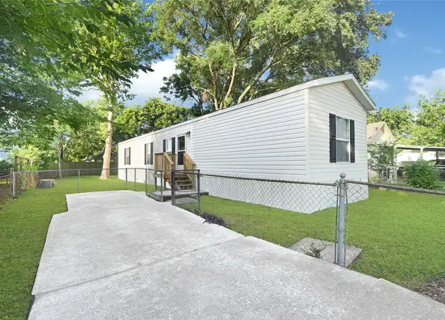 Property at 113 Schilling St, Baytown, TX, 77520, 2 beds, 2 baths, [object Object]