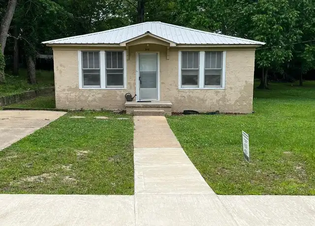 Property at 223 W Highland Ave, Malvern, AR, 72104, 2 beds, 1 bath, [object Object]