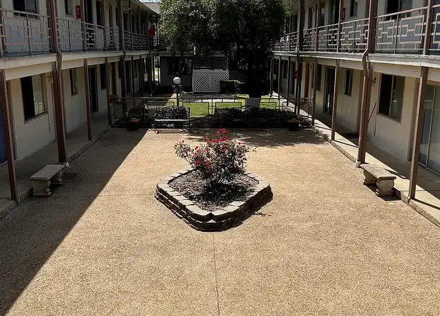 Property at Parkwood Apartment - 325 E Phillips St, Richardson, TX, 75081, 1 bed, 1 bath, [object Object]