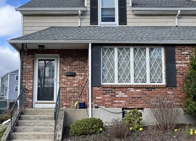 Property at 320 Crescent St Unit 320, Waltham, MA, 02453, 3 beds, 1.5 baths, [object Object]