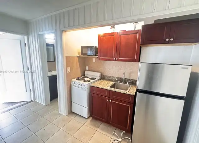 Property at 1723 McKinley St Unit C, Hollywood, FL, 33020, 0 beds, 1 bath, [object Object]