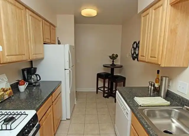 Property at 325 Ramblewood Dr, Glen Ellyn, IL, 60137, 2 beds, 2 baths, [object Object]