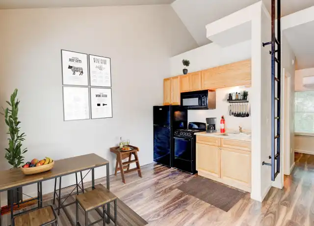 Property at 501 4th St NE Unit 3, Cairo, GA, 39828, 1 bed, 1 bath, [object Object]