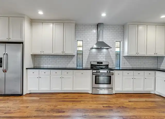 Property at 4730 Bell St Unit B, Houston, TX, 77023, 2 beds, 1 bath, [object Object]