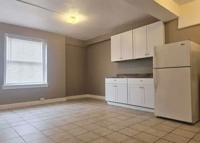 Property at 14 E 2nd Ave Unit 304, Hutchinson, KS, 67501, 2 beds, 2 baths, [object Object]