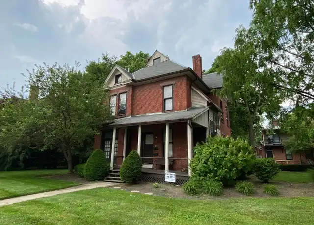 Property at 877 Dennison Ave Unit B, Columbus, OH, 43215, 3 beds, 1 bath, [object Object]