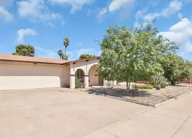 Property at 3452 E Laurel Ln, Phoenix, AZ, 85028, 3 beds, 2 baths, [object Object]