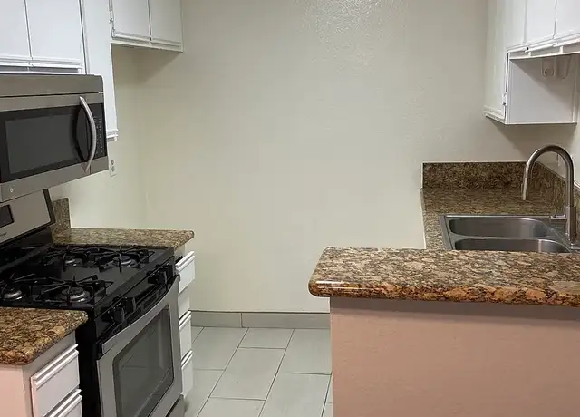 Photo of 600 N Whitnall Hwy, Burbank, CA 91505