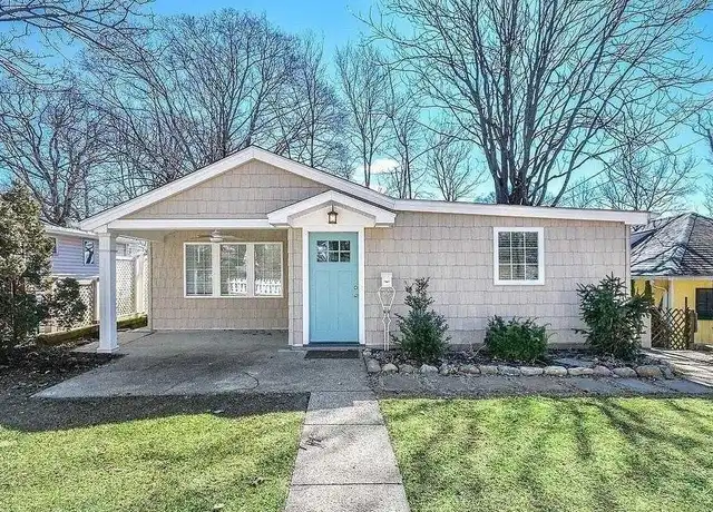 Property at 125 15th Ave, Sea Cliff, NY, 11579, 2 beds, 2 baths, [object Object]