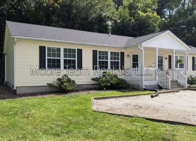 Property at 1103b Maple St, Hendersonville, NC, 28792, 2 beds, 1 bath, [object Object]