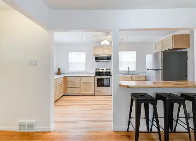 Property at 3121 S 34th St, Milwaukee, WI, 53215, 1 bed, 1 bath, [object Object]