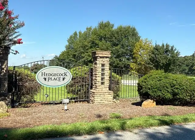 Property at 6118 Hedgecock Cir, High Point, NC, 27265, 2 beds, 2.5 baths, [object Object]