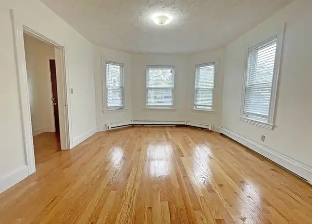Property at 301 Lexington St Unit 1, Auburndale, MA, 02466, 2 beds, 1 bath, [object Object]