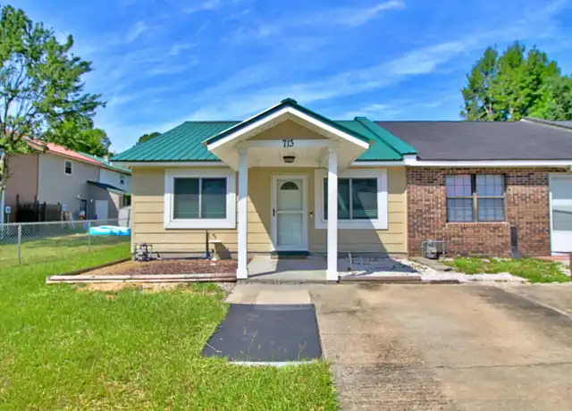Property at 713 Sharon St, Hinesville, GA, 31313, 2 beds, 1.5 baths, [object Object]