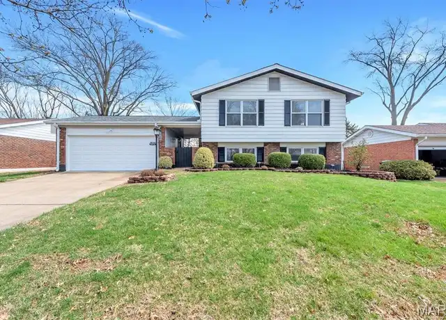 Property at 5372 Chatfield Dr, Saint Louis, MO, 63129, 4 beds, 2 baths, [object Object]