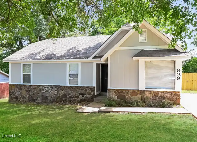 Property at 939 Valley Springs Dr, Southaven, MS, 38671, 3 beds, 2 baths, [object Object]