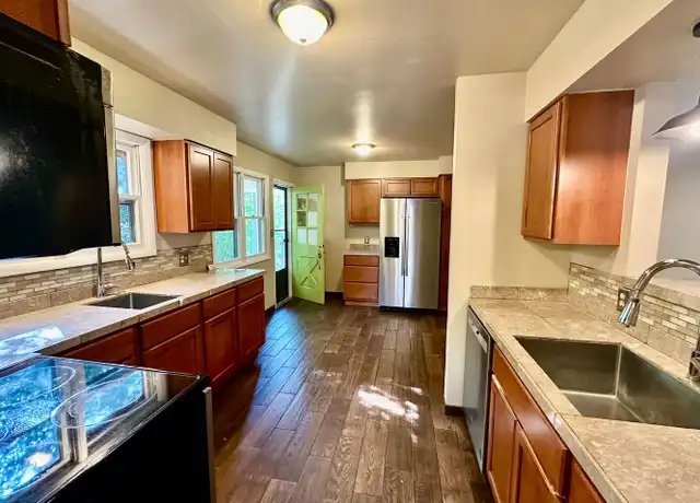 Property at 2039 Manzanita St, Klamath Falls, OR, 97601, 4 beds, 3 baths, [object Object]