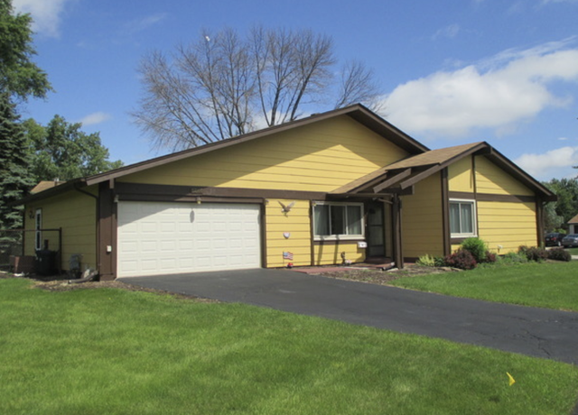Photo of 5546 W Celebrity Cir, Hanover Park, IL 60133