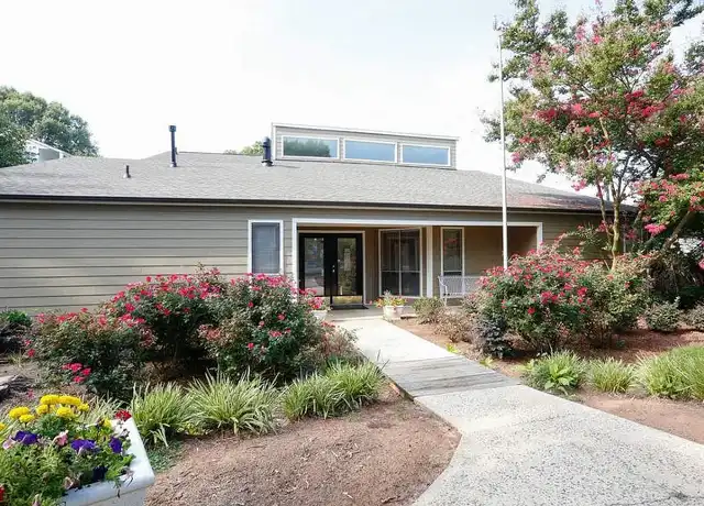 Property at Vista Commons - 2728 Commonwealth Ave, Charlotte, NC, 28205, 1-2 bed, 1-2 bath, [object Object]