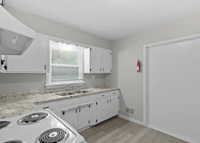 Property at 95 Chateau Dr, Florissant, MO, 63031, 3 beds, 1 bath, [object Object]