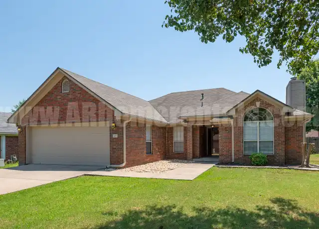 Property at 2765 Archer Ln, Conway, AR, 72034, 3 beds, 2 baths, [object Object]