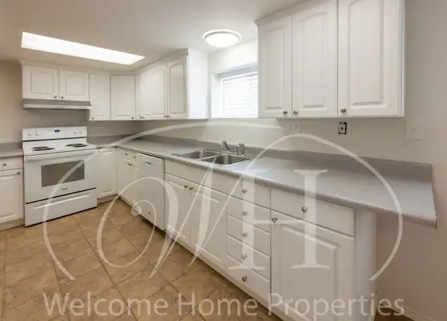 Property at 37 NW Evans Ave Apt C, College Place, WA, 99324, 1 bed, 1 bath, [object Object]