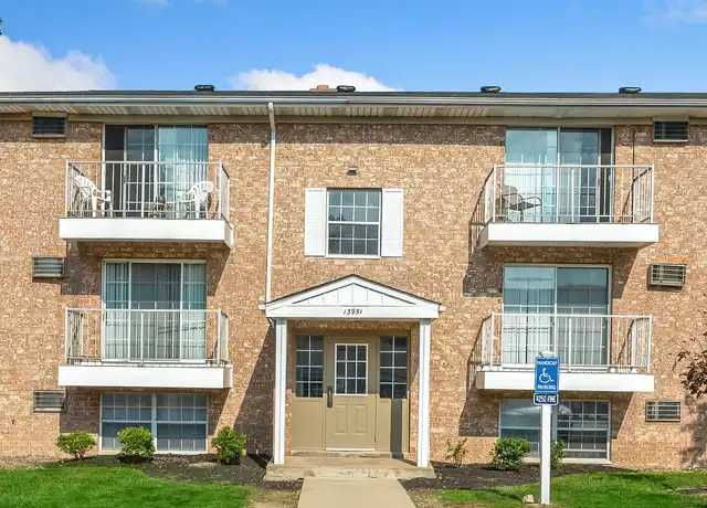 Property at Oak Brook Gardens - 13774 Oakbrook Dr, North Royalton, OH, 44133, 1-2 bed, 1 bath, [object Object]