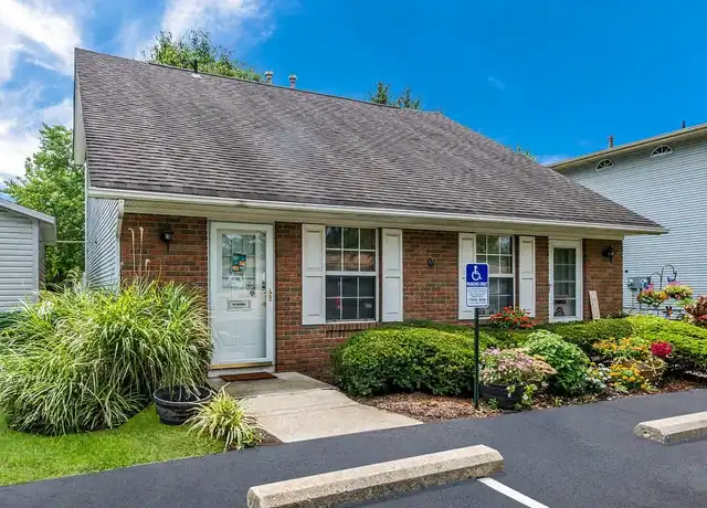Property at Parkside at Maple Canyon - 2115 Jewett Dr, Columbus, OH, 43229, 1 bed, 1 bath, [object Object]