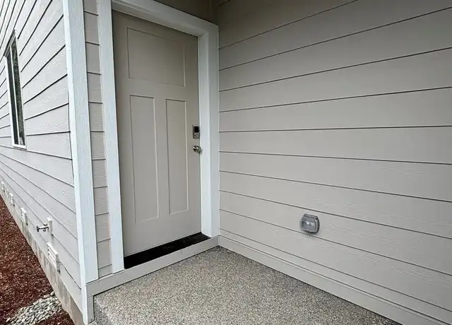Property at 5941 Great Glen Rd SW Unit B, Port Orchard, WA, 98367, 1 bed, 1 bath, [object Object]