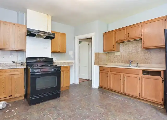 Property at 46 Evelyn St Unit 3, Mattapan, MA, 02126, 4 beds, 1.5 baths, [object Object]