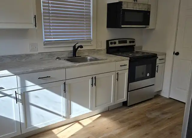 Property at 4149 W Burbank St Unit B, Springfield, MO, 65802, 2 beds, 1 bath, [object Object]