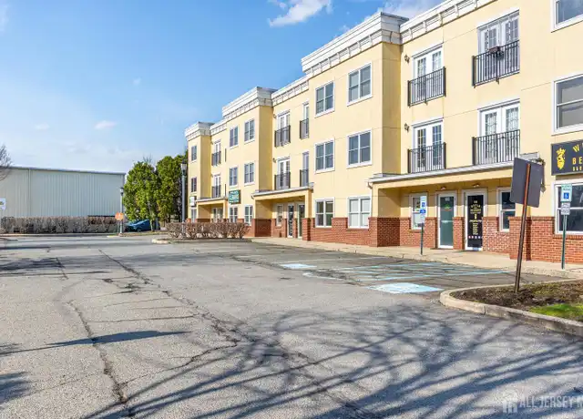 Property at 160 Durham Ave Unit 206, Metuchen, NJ, 08840, 1 bed, 1 bath, [object Object]