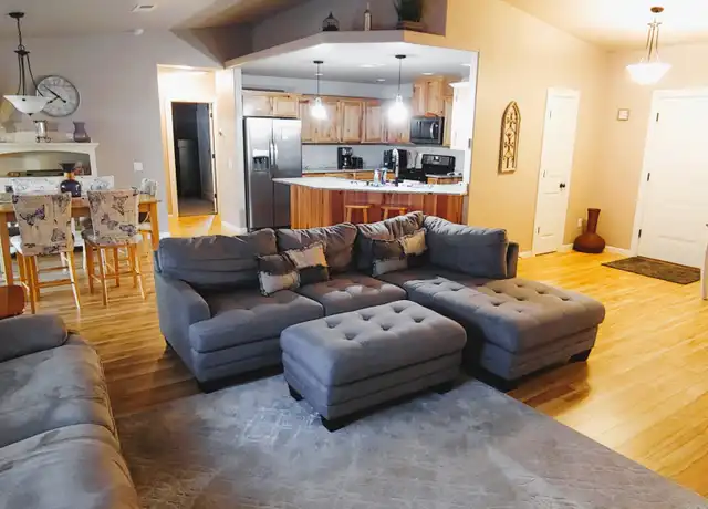 Property at 1003 SE Grandview Ave, Grants Pass, OR, 97527, 3 beds, 2 baths, [object Object]