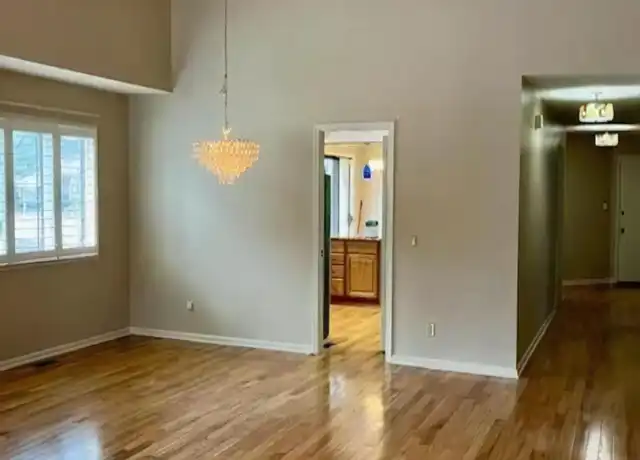 Property at 704 Red Oak Dr, Hendersonville, NC, 28791, 3 beds, 2 baths, [object Object]