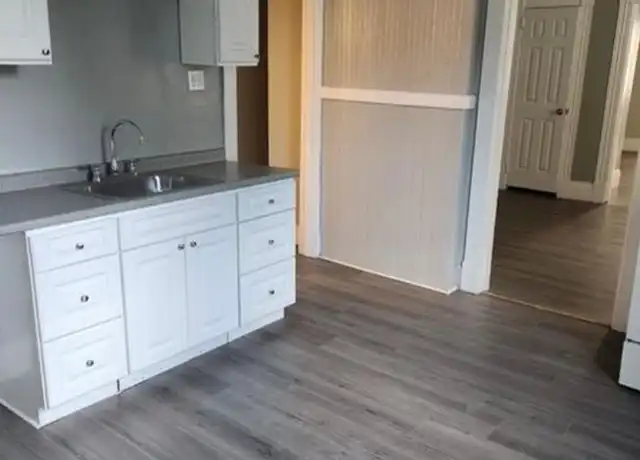 Property at 18 S Whitney St Unit 2N, Hartford, CT, 06106, 3 beds, 1 bath, [object Object]