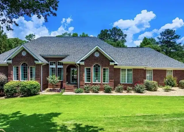 Property at 124 Sunny Point Cir, Lagrange, GA, 30240, 4 beds, 4 baths, [object Object]