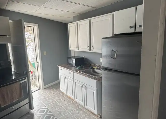 Property at 40 Wamesit St, Lowell, MA, 01852, 2 beds, 1 bath, [object Object]